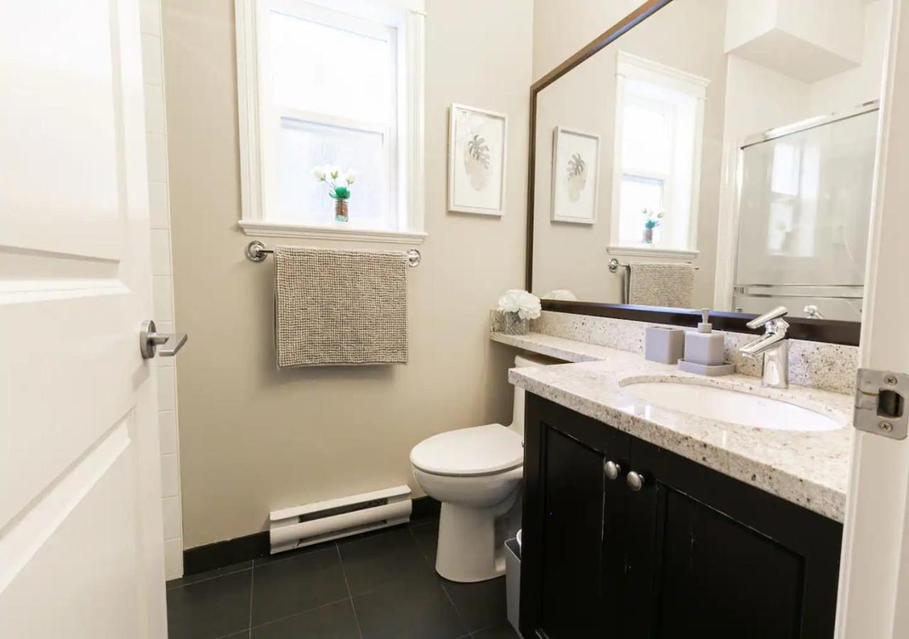 Bellamy Manor Large Home With 5Beds! In Langford Victoria Exteriér fotografie